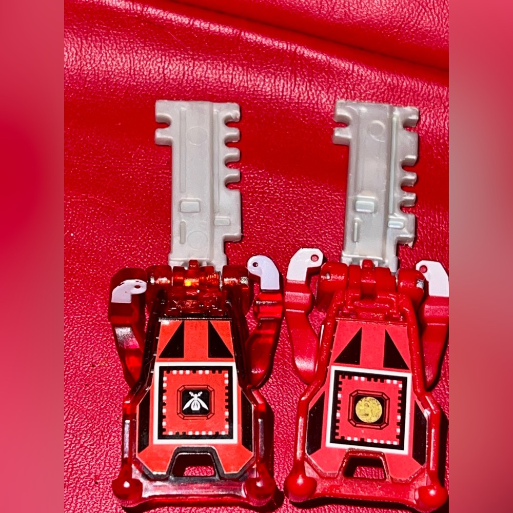 Power Rangers Clear Red Super Megaforce Legendary Key Rare & Red Ranger - Picture 7 of 7